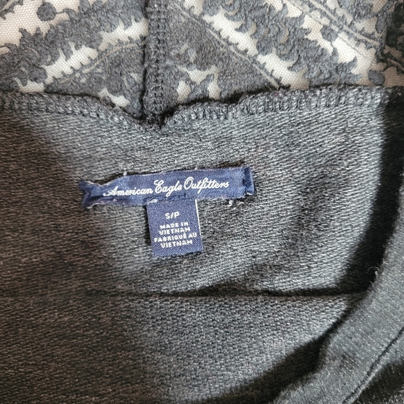 Grey top - Picture 3 of 3